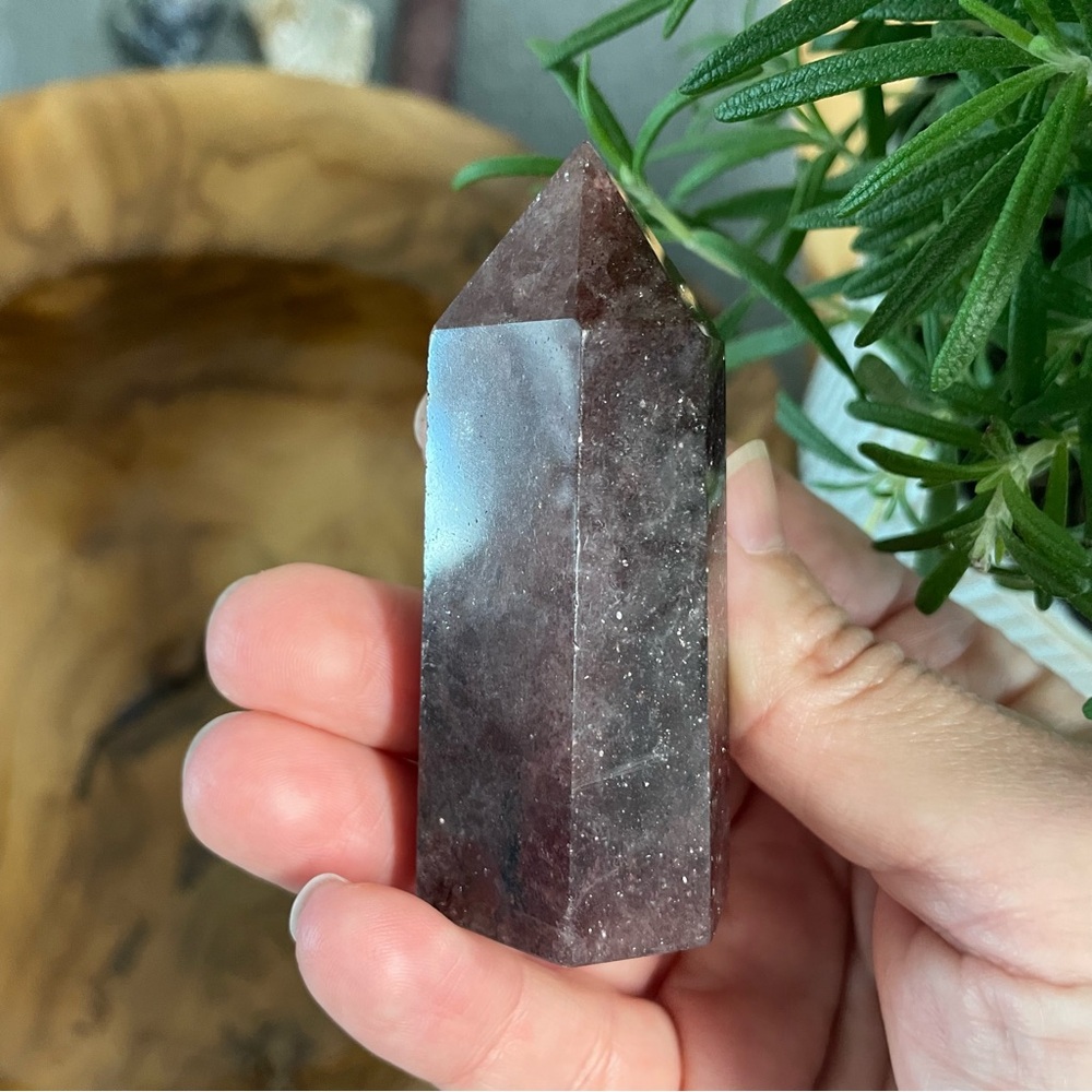 Tanzberty quartz polished crystal tower strawberry quartz from Tanzania - Picture 5 of 5